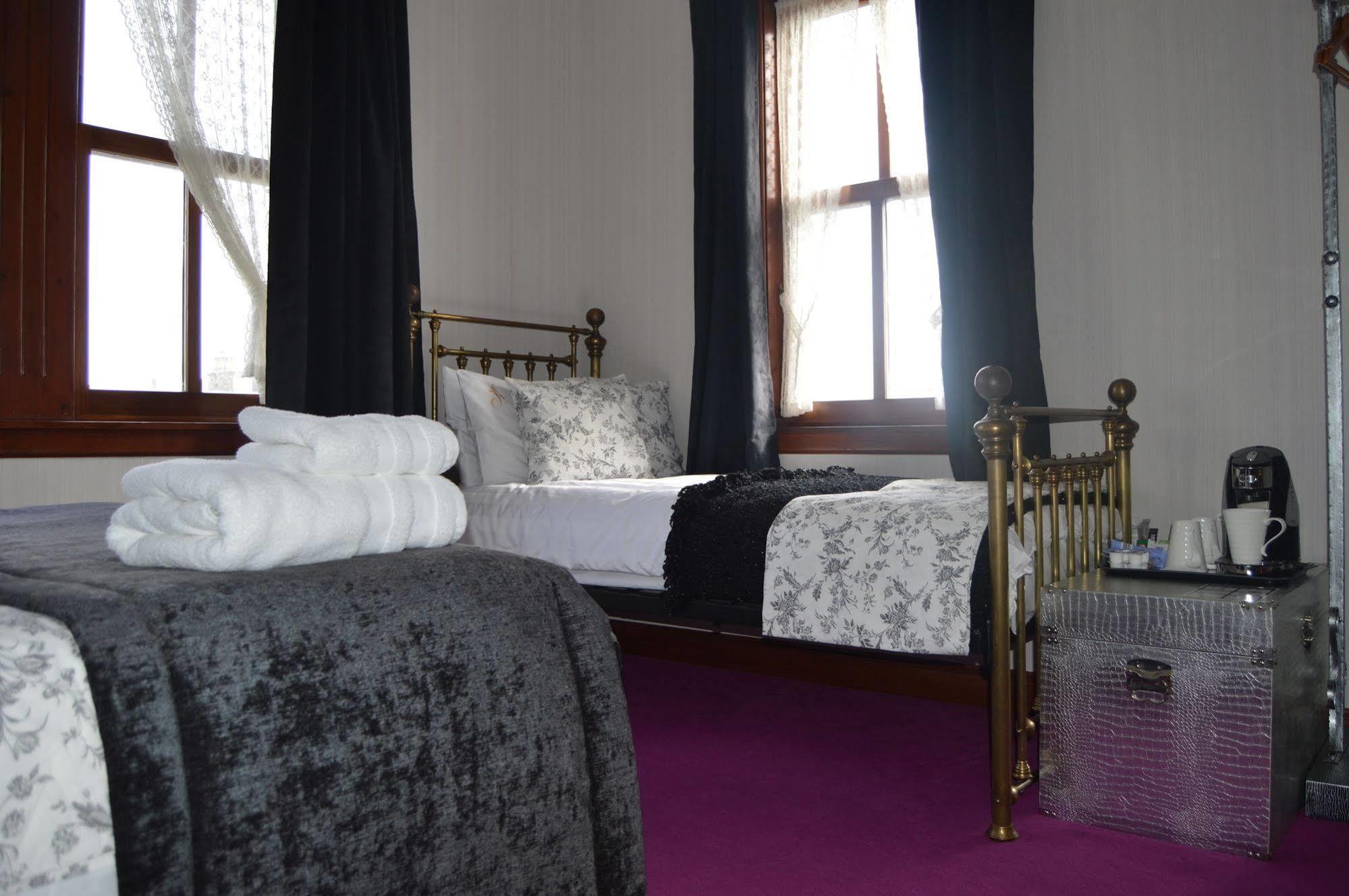 Knysna House Hotel Lerwick Exterior photo