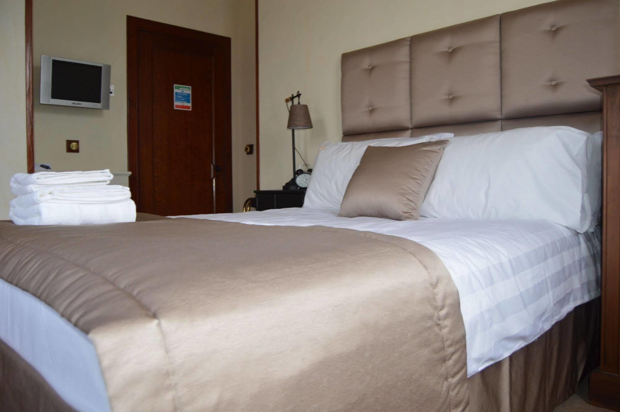 Knysna House Hotel Lerwick Exterior photo